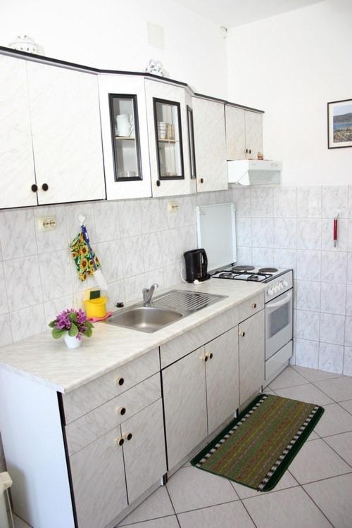 Apartments Ivan Orlic Vinisce Room photo